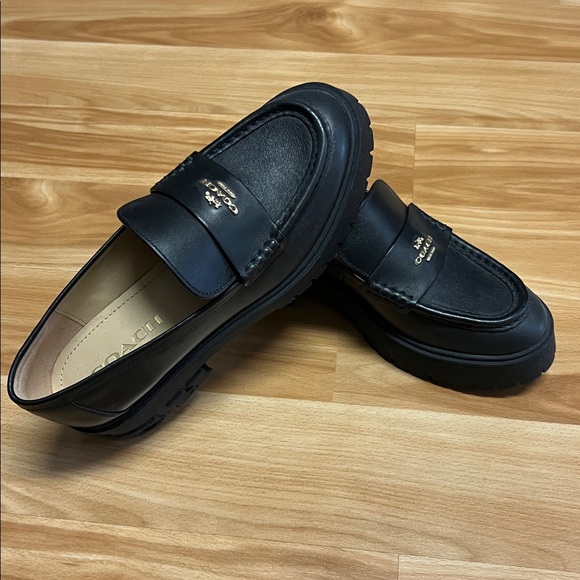 Coach Women's Leather platform Leather Slip-On Loafers 6.5 - Picture 2 of 11